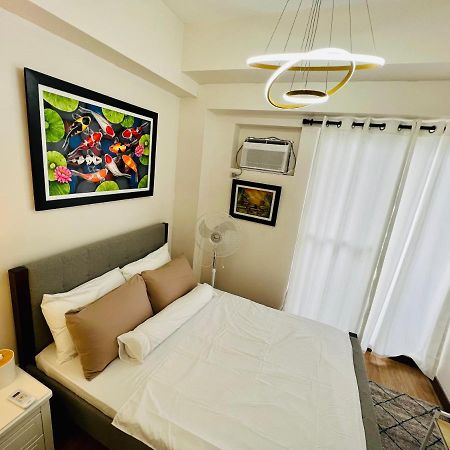 Infina Towers Project 4 Aurora Boulevard Quezon City Манила Экстерьер фото