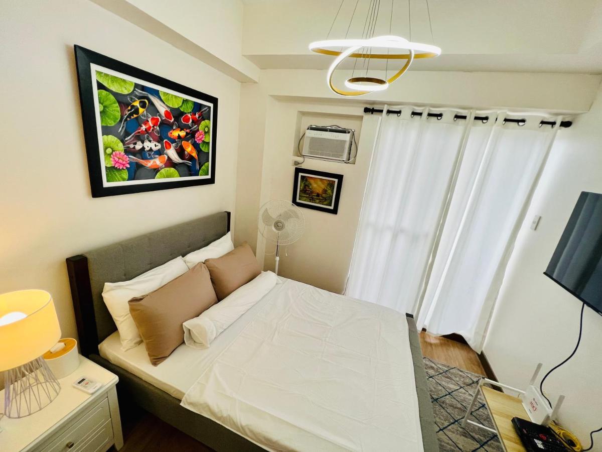Infina Towers Project 4 Aurora Boulevard Quezon City Манила Экстерьер фото
